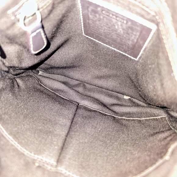 Rare Vintage Well-Loved Coach Monogram Crossbody – Spacious & Stylish - Picture 7 of 9